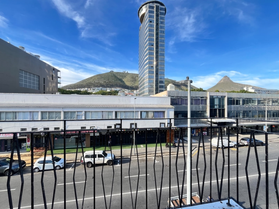 2 Bedroom Property for Sale in Sea Point Western Cape